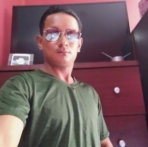 Meet your Posher, Ronis